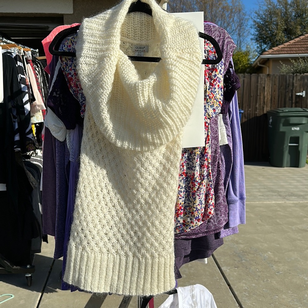 Guess knitted sleeveless long sweater